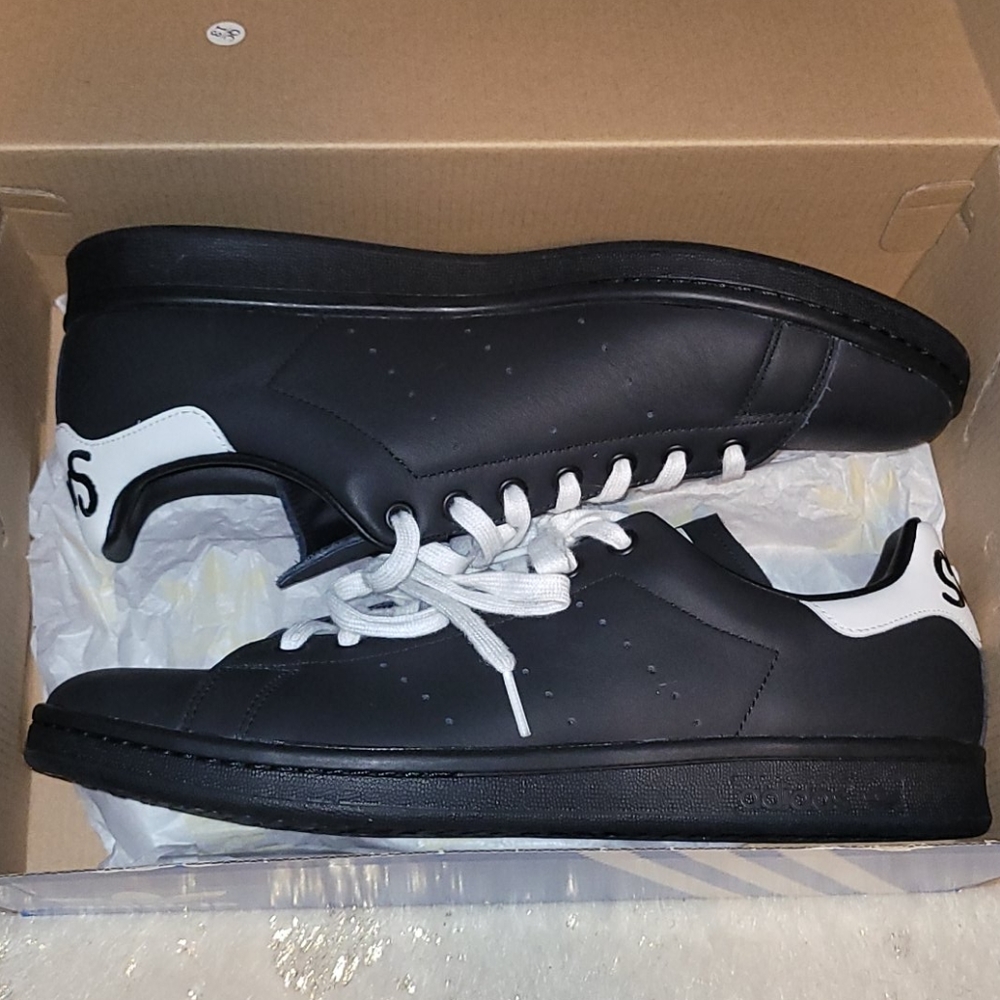 B&W Adidas Stan Smith